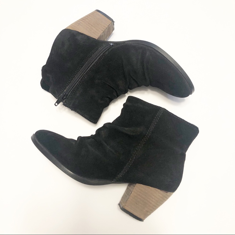 Skechers Black Heeled Ankle Bootie 6.5